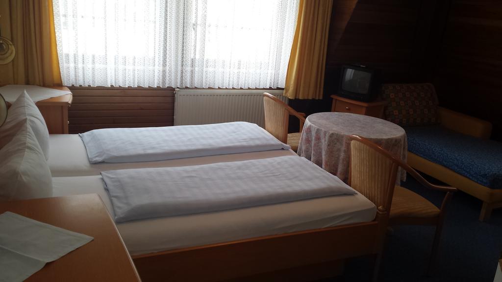 Gartenhotel Kamp-Bornhofen Quarto foto